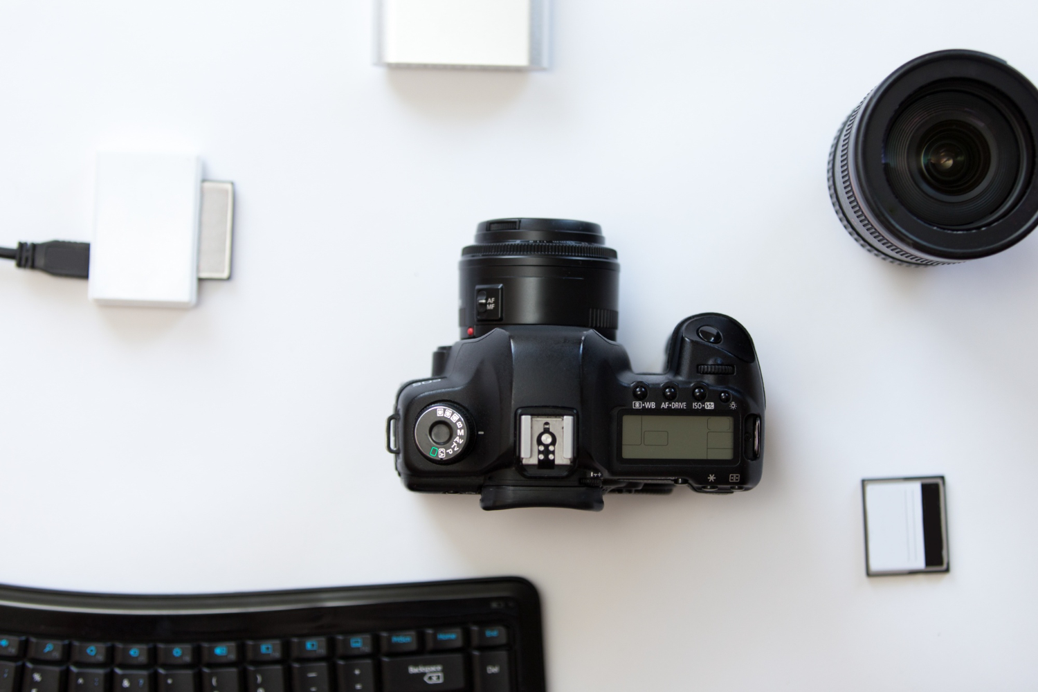 DSLR or mirrorless – which is worth choosing?